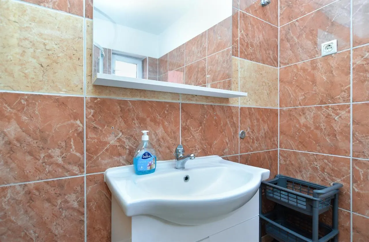 Apartments Zlata 2222 Pula Croatia