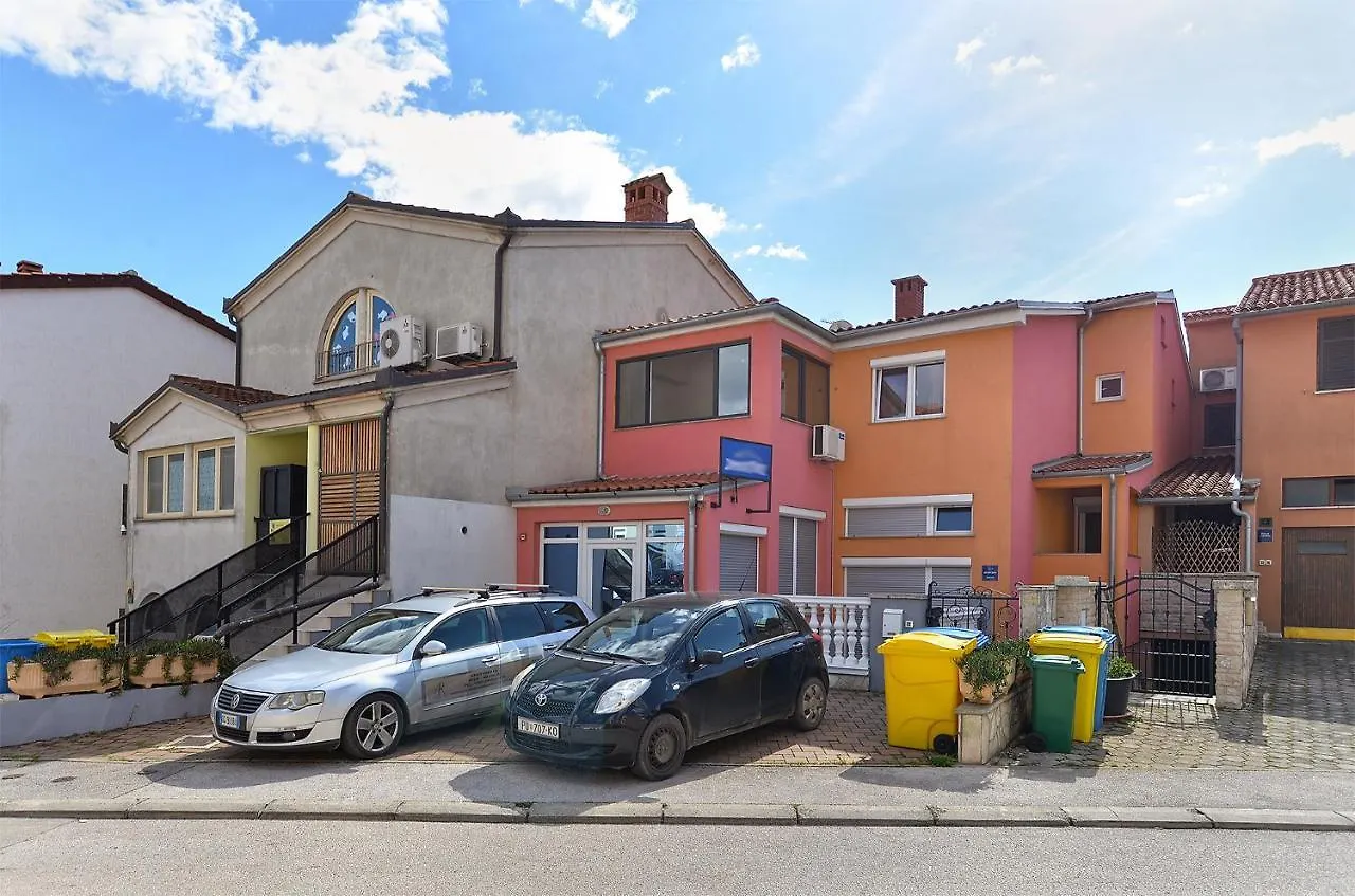 Apartments Zlata 2222 Pula