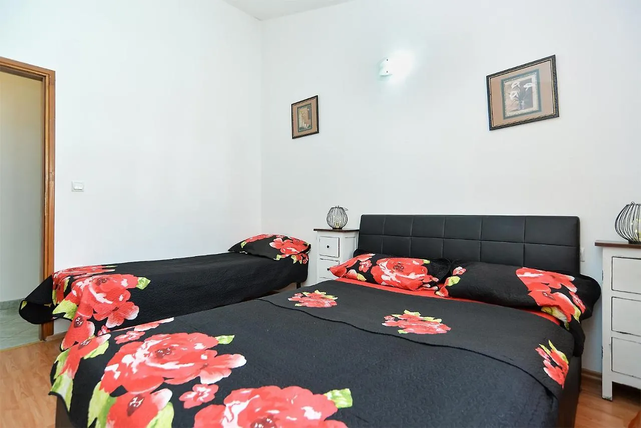 Apartments Zlata 2222 Pula Croatia