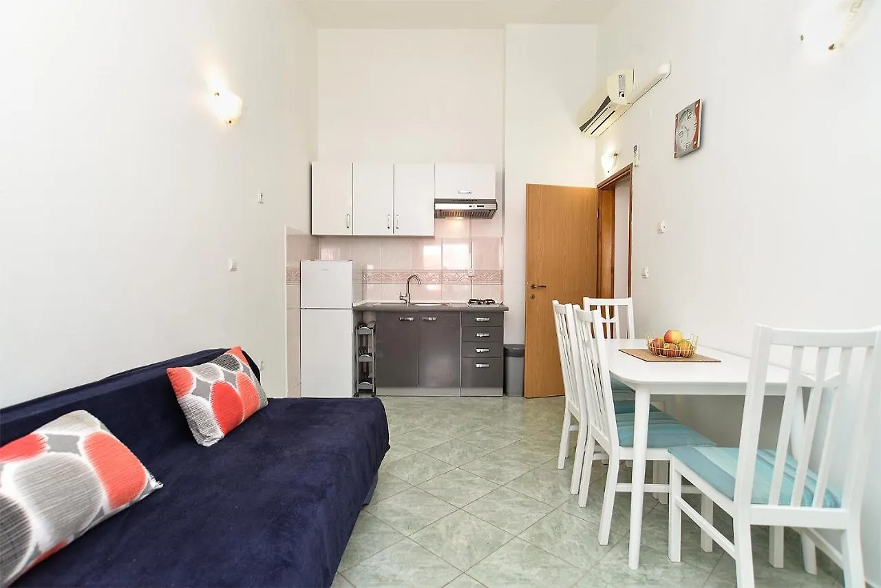 Apartments Zlata 2222 Pula