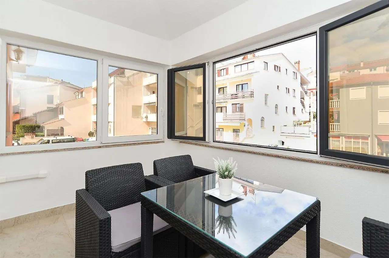Apartments Zlata 2222 Pula
