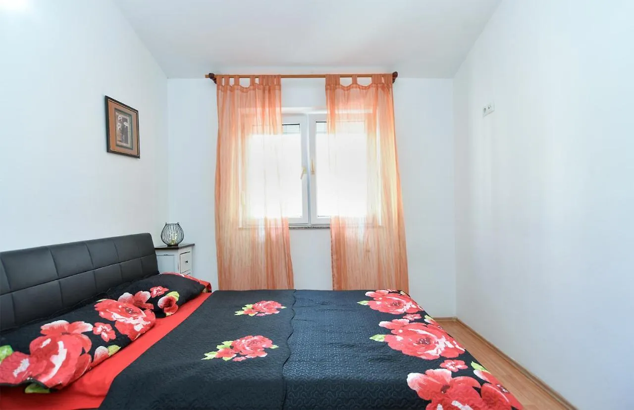 Apartments Zlata 2222 Pula