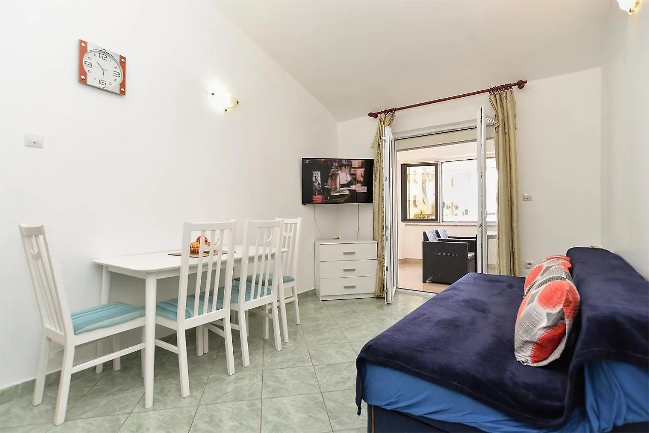 Apartments Zlata 2222 Pula Croatia