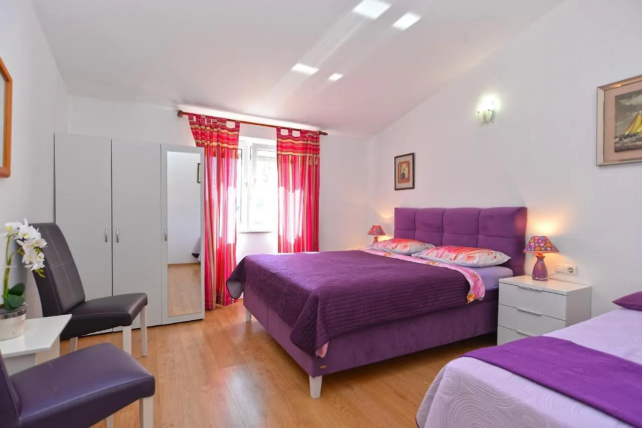 Apartments Zlata 2222 Pula