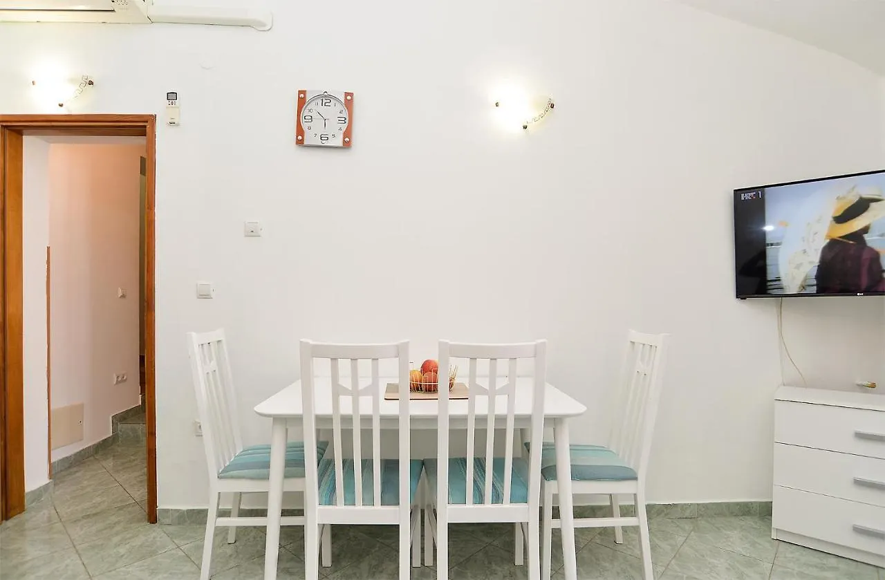 Apartments Zlata 2222 Pula
