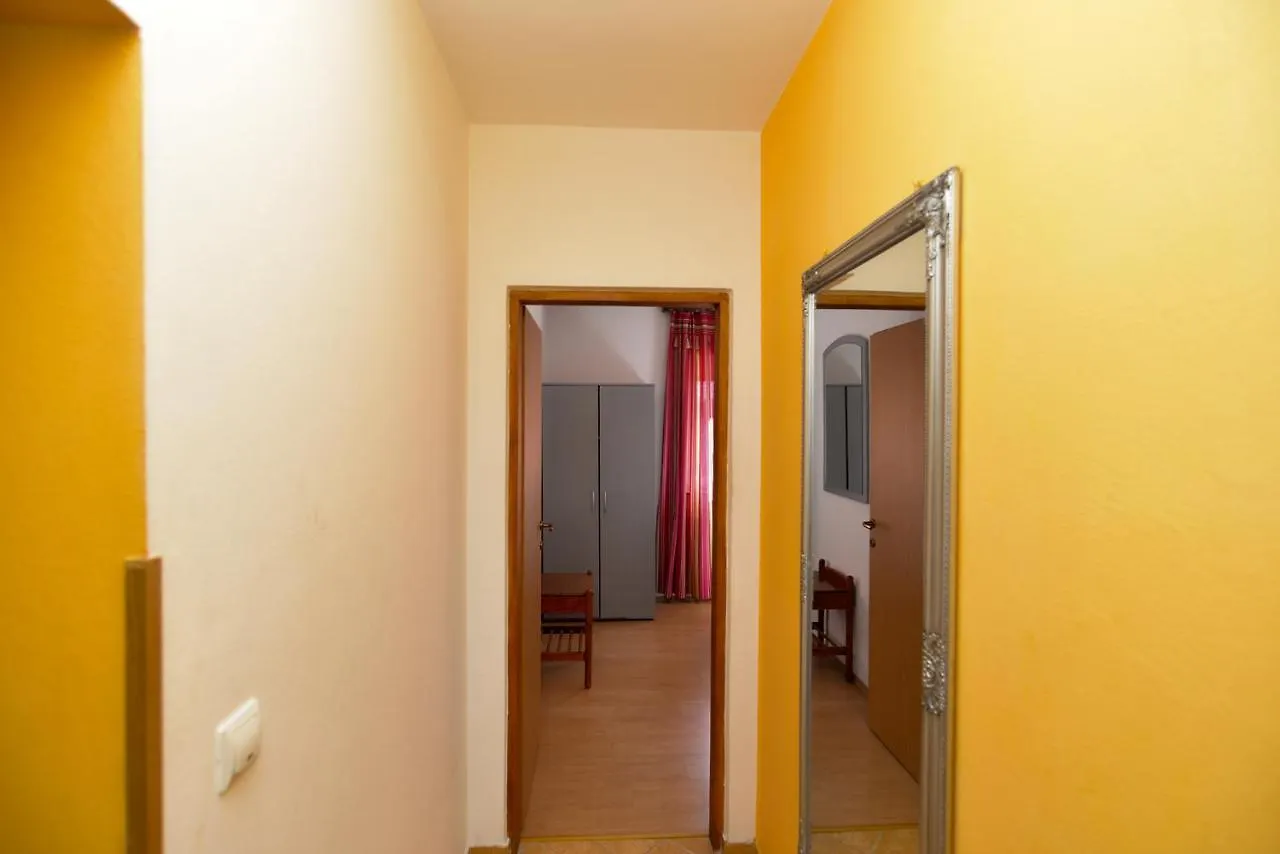 Apartments Zlata 2222 Pula 0*,  Croatia