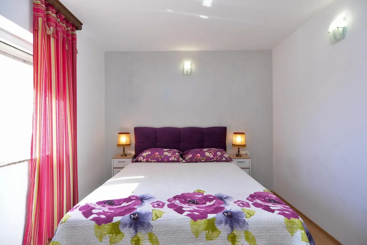 Apartments Zlata 2222 Pula