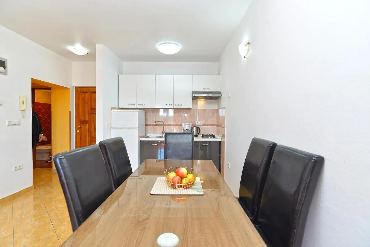 Apartments Zlata 2222 Pula