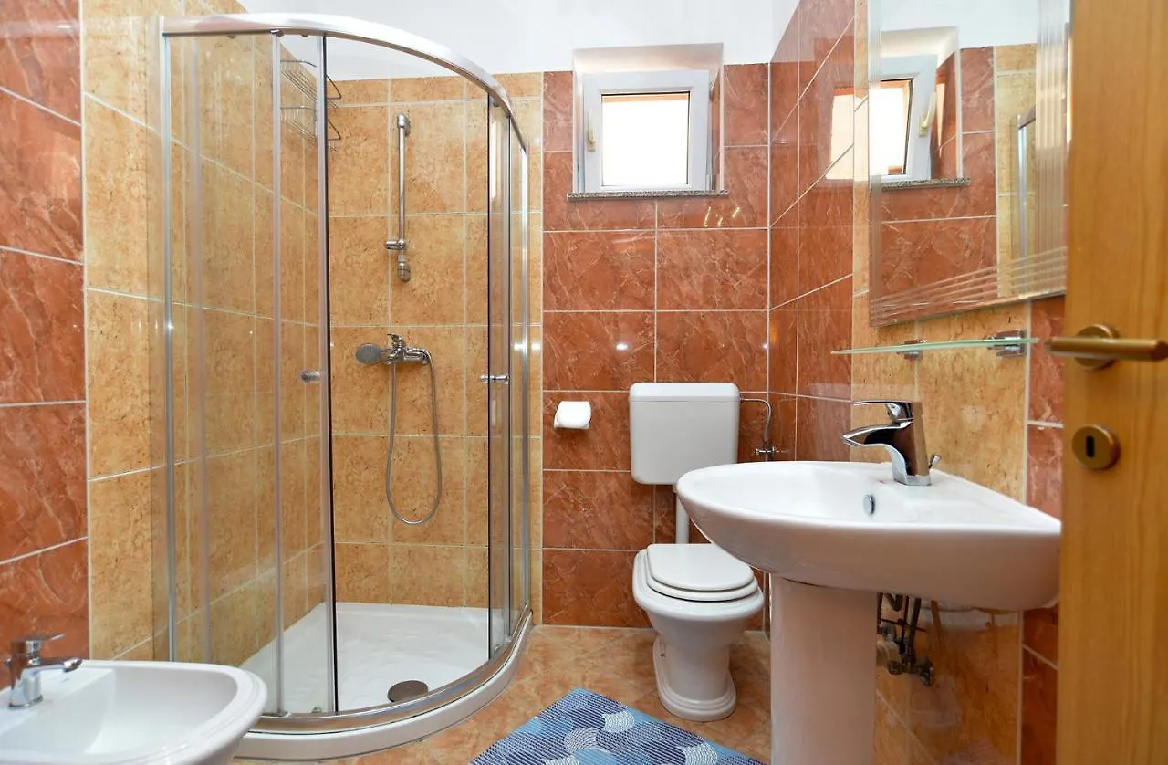 Apartments Zlata 2222 Pula