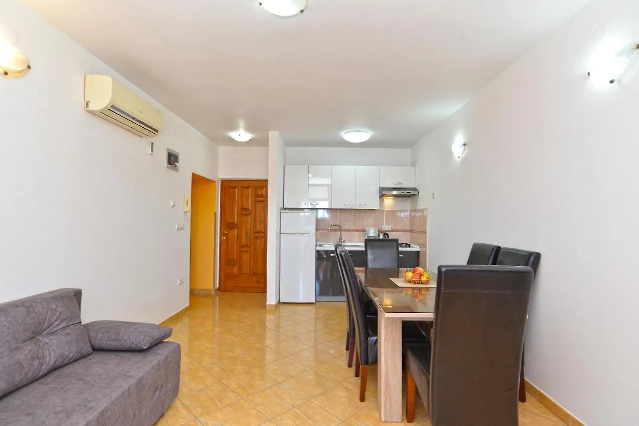 Apartments Zlata 2222 Pula