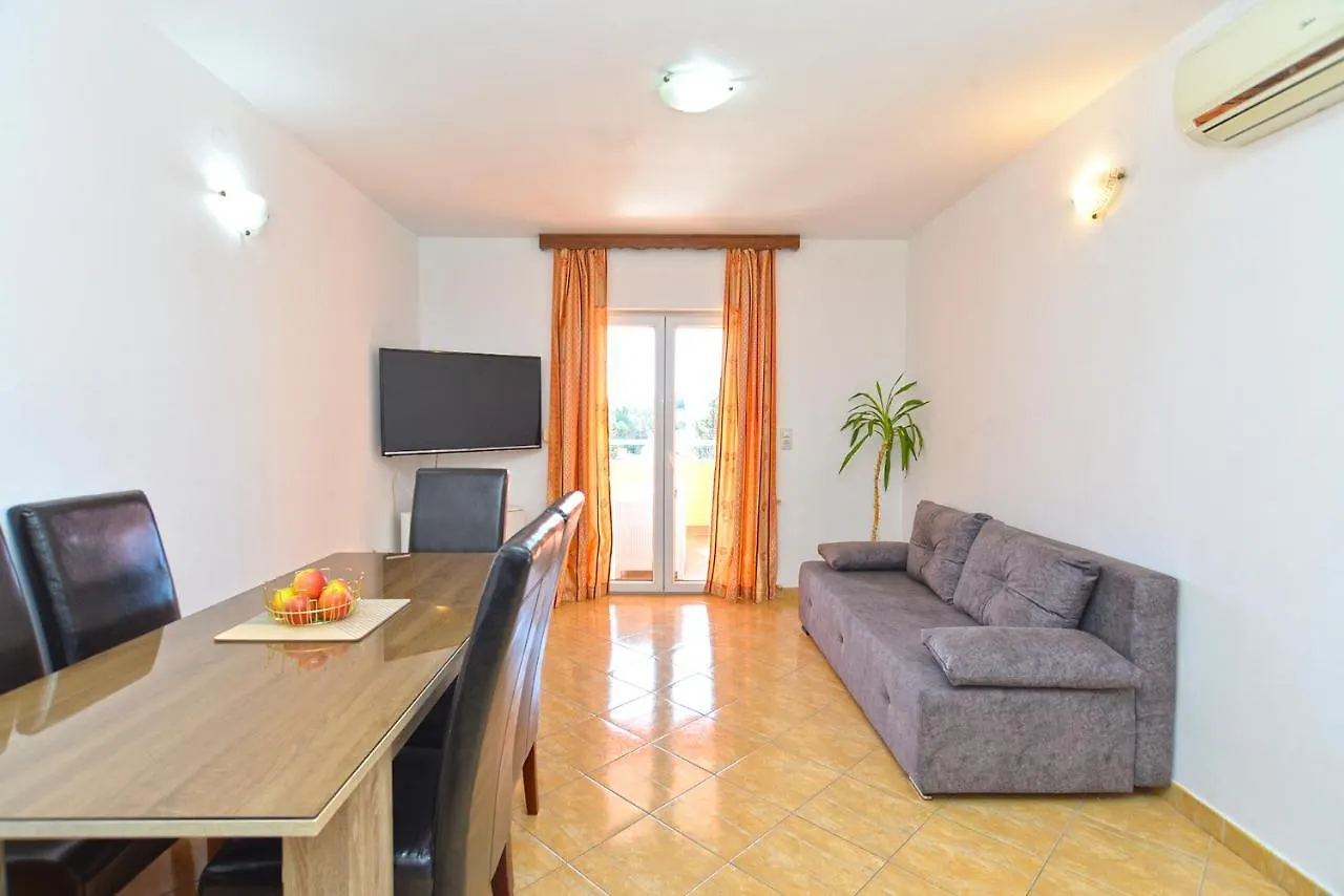 Apartments Zlata 2222 Pula