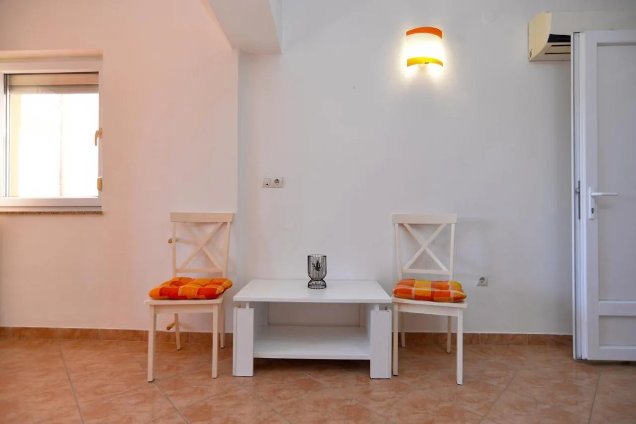 Apartments Zlata 2222 Pula